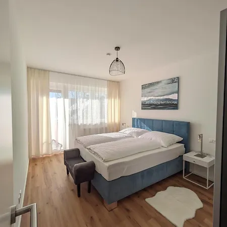 Charmante In Φίλλαχ