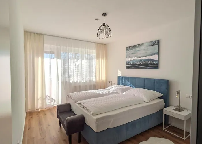 Charmante In Φίλλαχ